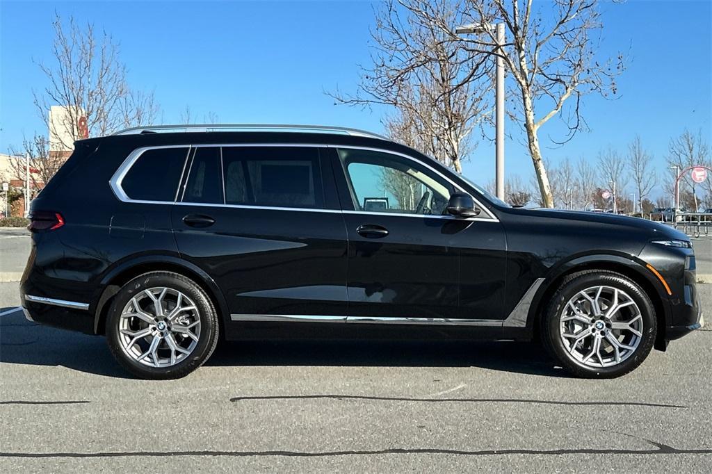 new 2025 BMW X7 car, priced at $89,275