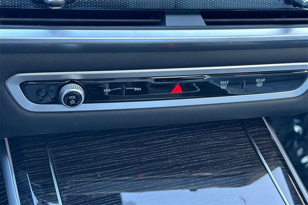 new 2026 BMW X7 car, priced at $101,725