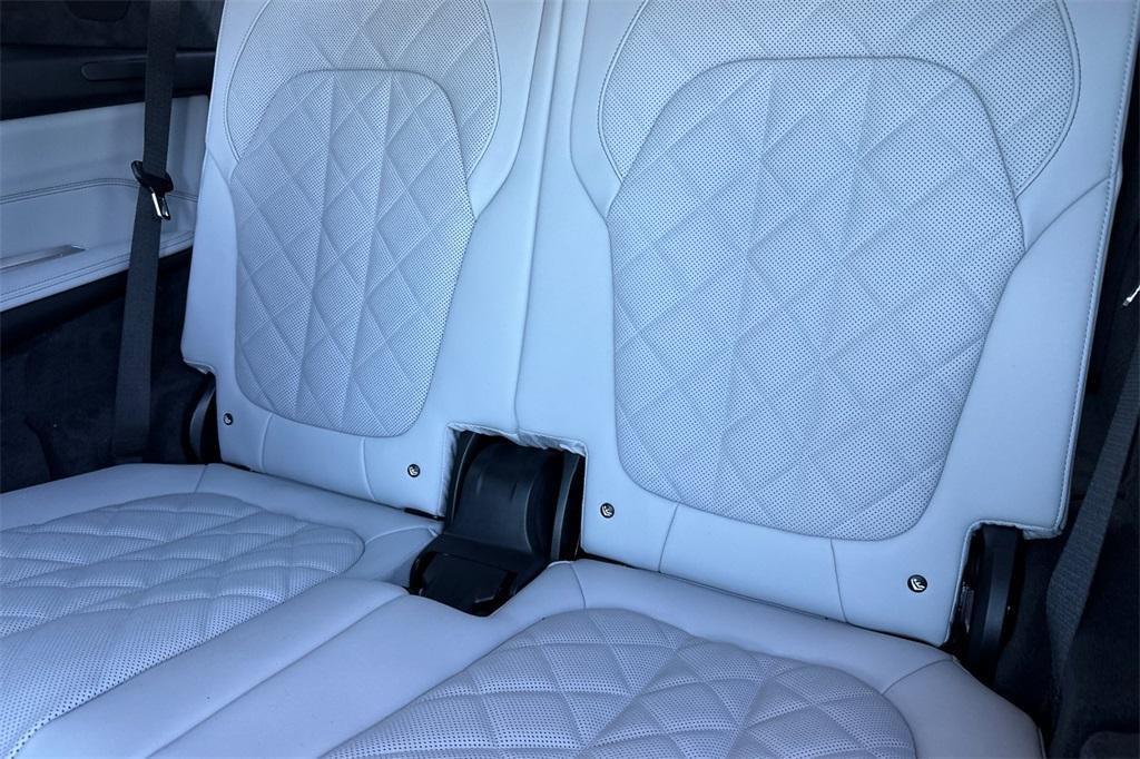 new 2026 BMW X7 car, priced at $101,725