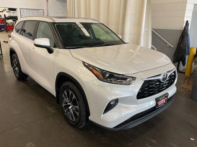 new 2024 Toyota Highlander car