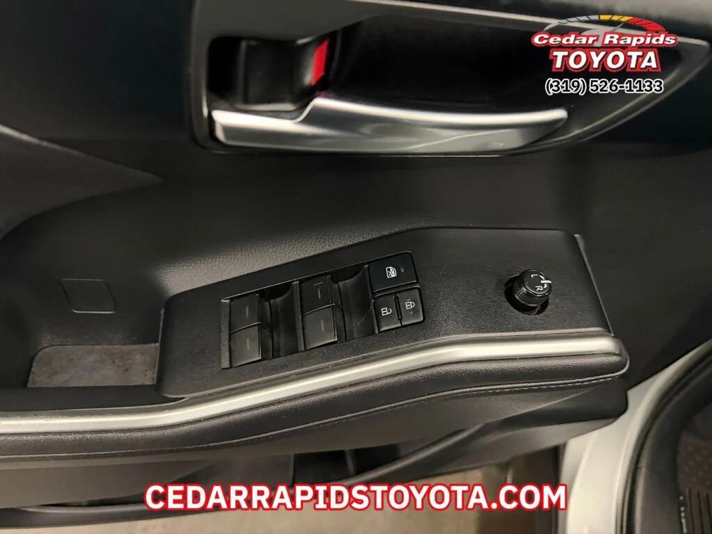 used 2020 Toyota Highlander car, priced at $32,626