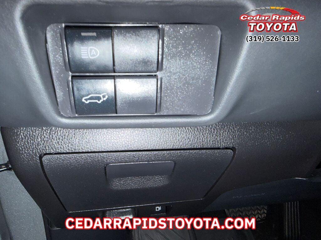 used 2020 Toyota Highlander car, priced at $32,626