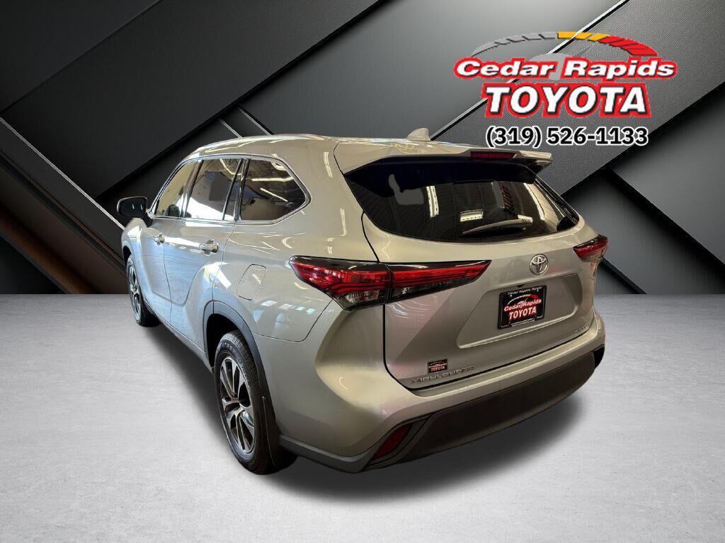 used 2020 Toyota Highlander car, priced at $32,626