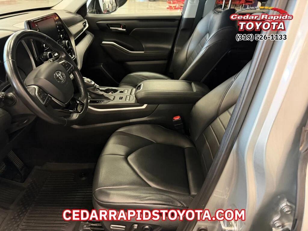 used 2020 Toyota Highlander car, priced at $32,626