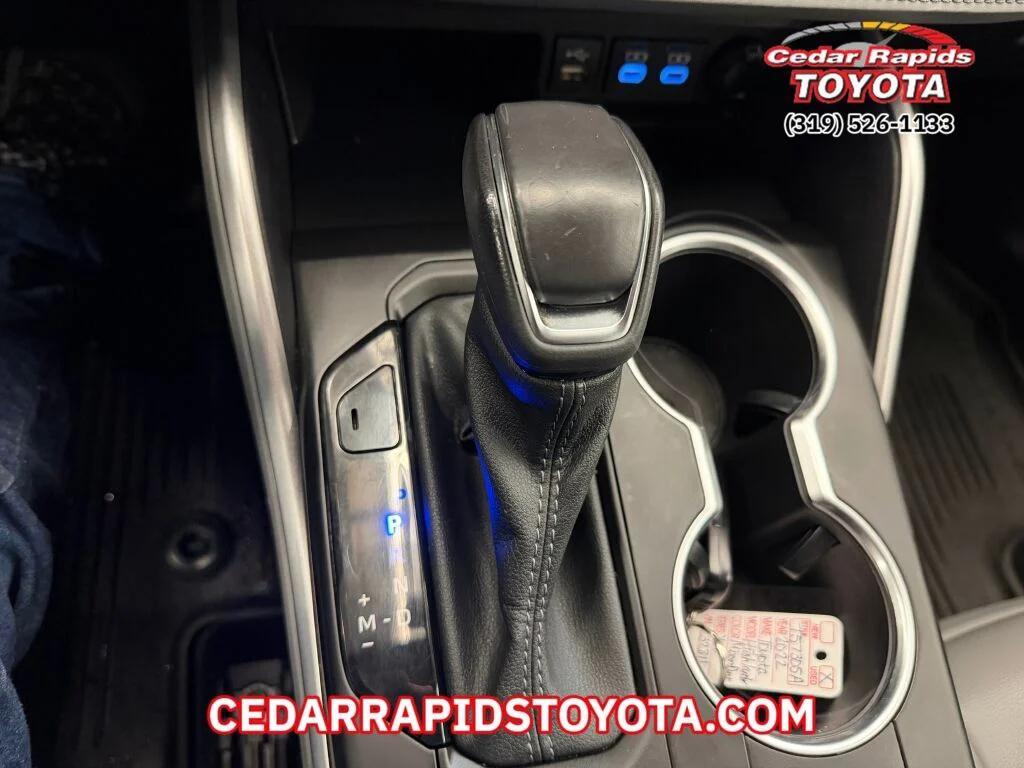 used 2022 Toyota Highlander car, priced at $35,891