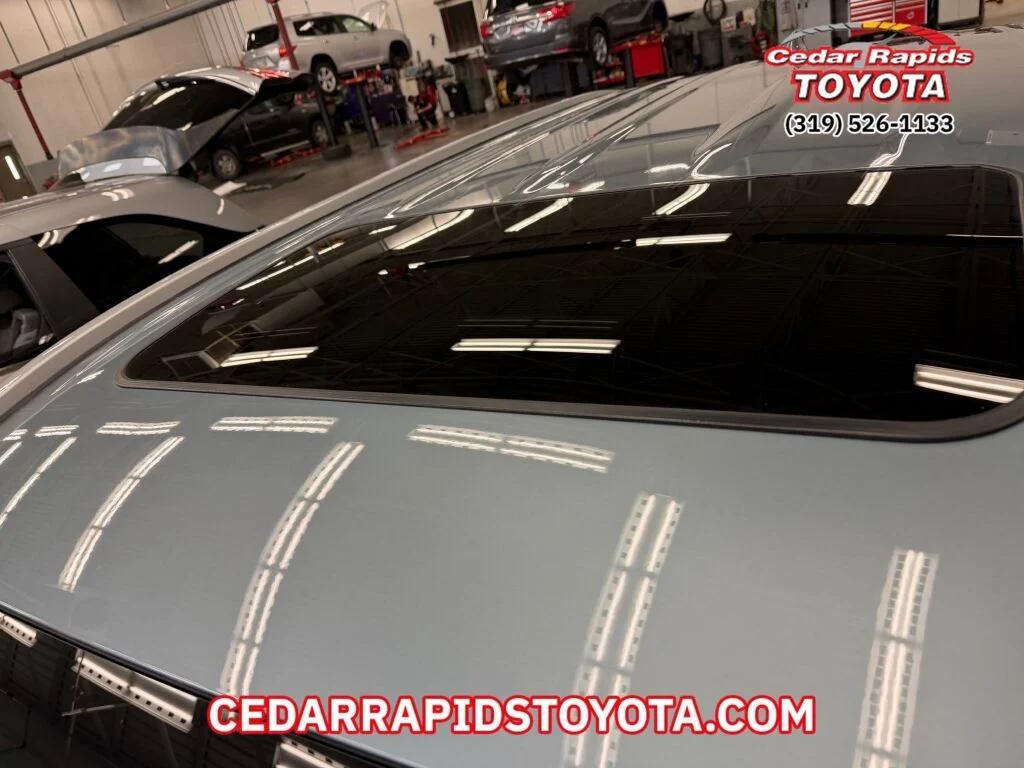 used 2022 Toyota Highlander car, priced at $35,891