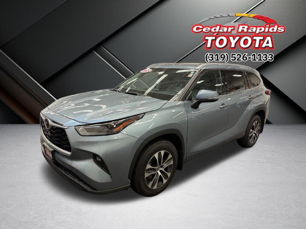 used 2022 Toyota Highlander car, priced at $35,891