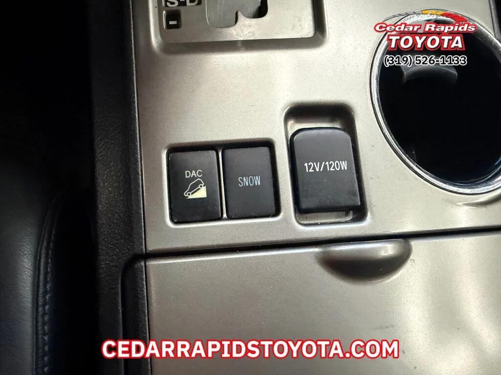 used 2010 Toyota Highlander car, priced at $10,996