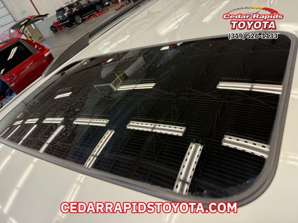 used 2010 Toyota Highlander car, priced at $10,996