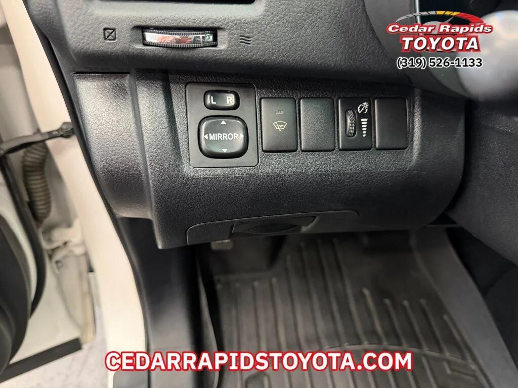 used 2010 Toyota Highlander car, priced at $10,996