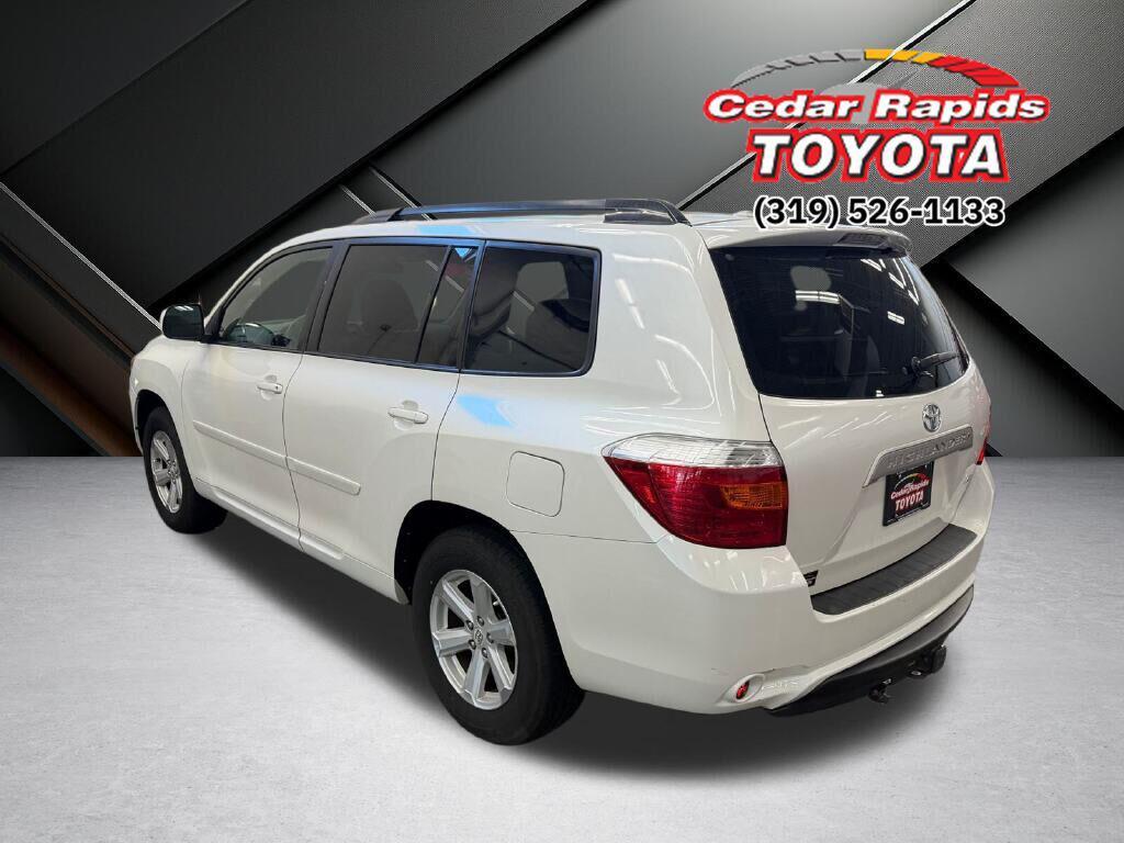 used 2010 Toyota Highlander car, priced at $10,996