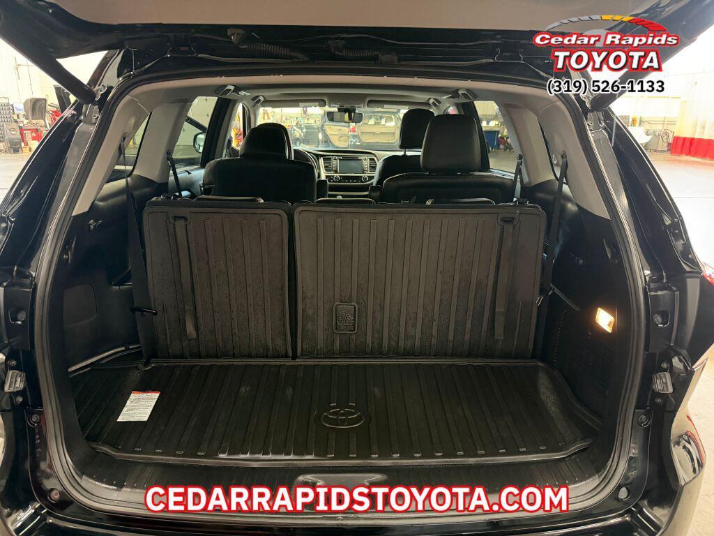 used 2017 Toyota Highlander car, priced at $22,425