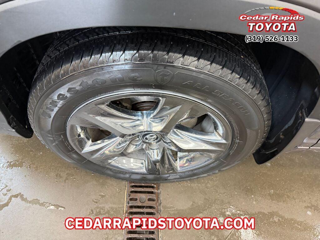 used 2017 Toyota Highlander Hybrid car, priced at $23,866