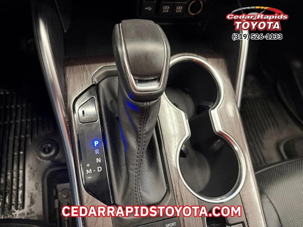 used 2021 Toyota Highlander car, priced at $35,996