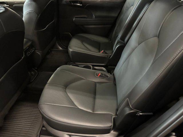 used 2021 Toyota Highlander car, priced at $39,912