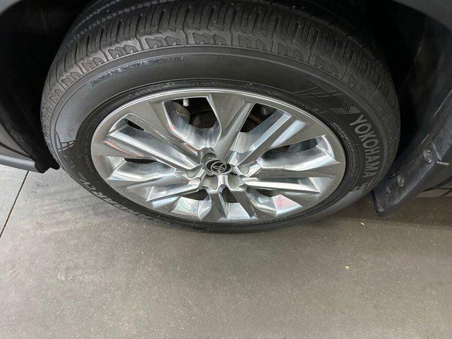 used 2021 Toyota Highlander car, priced at $39,912