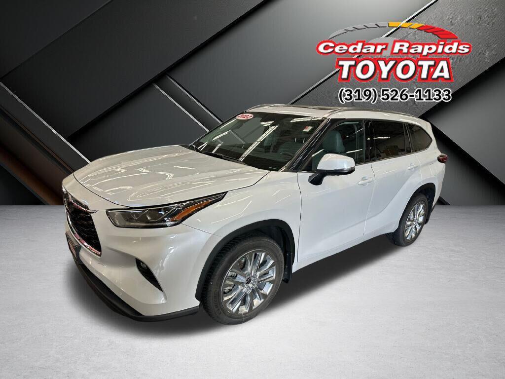 used 2022 Toyota Highlander car, priced at $41,991