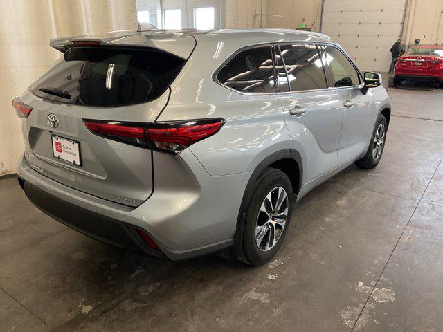 used 2021 Toyota Highlander car, priced at $32,412