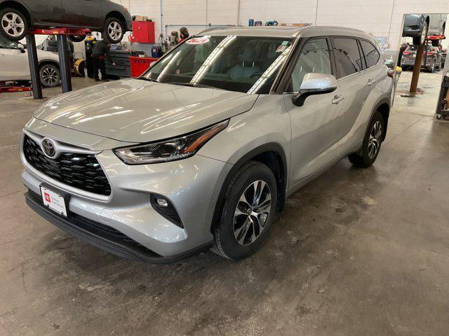 used 2021 Toyota Highlander car, priced at $32,412