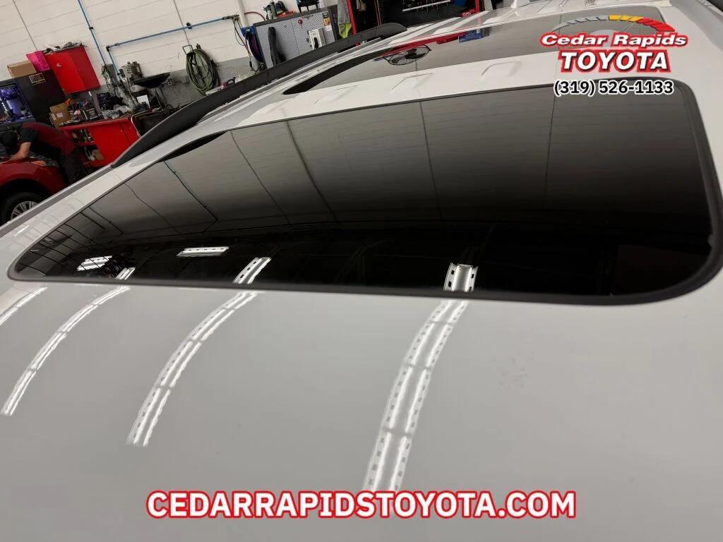 used 2022 Chevrolet Traverse car, priced at $35,775