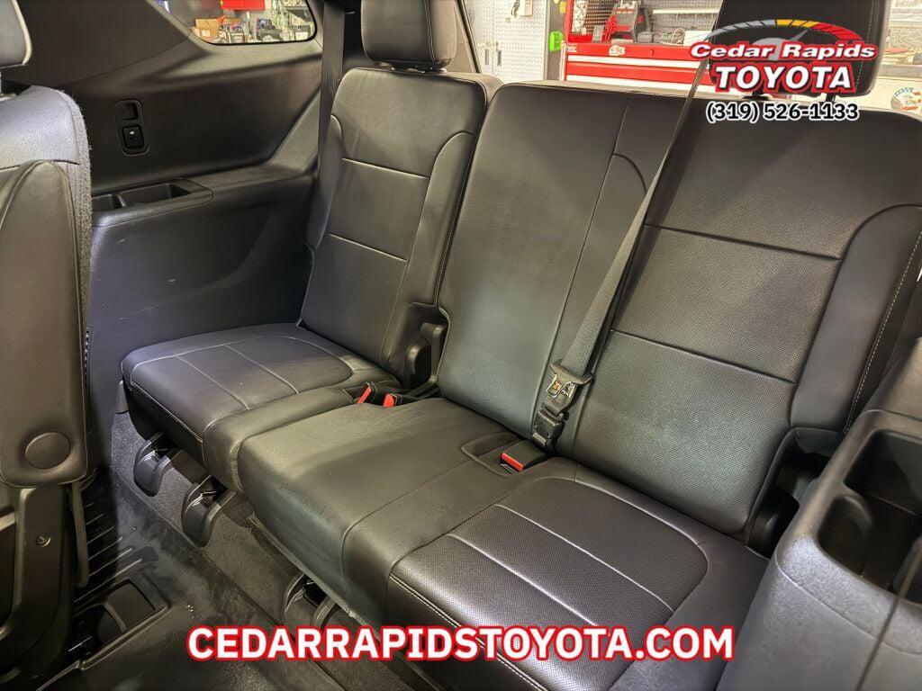 used 2022 Chevrolet Traverse car, priced at $35,775