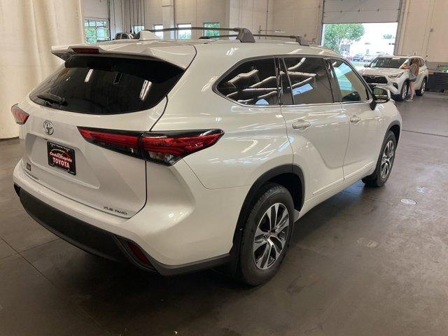 used 2022 Toyota Highlander car, priced at $29,450