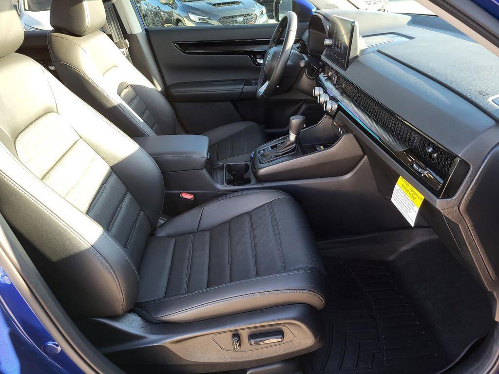 used 2025 Honda CR-V car, priced at $32,991