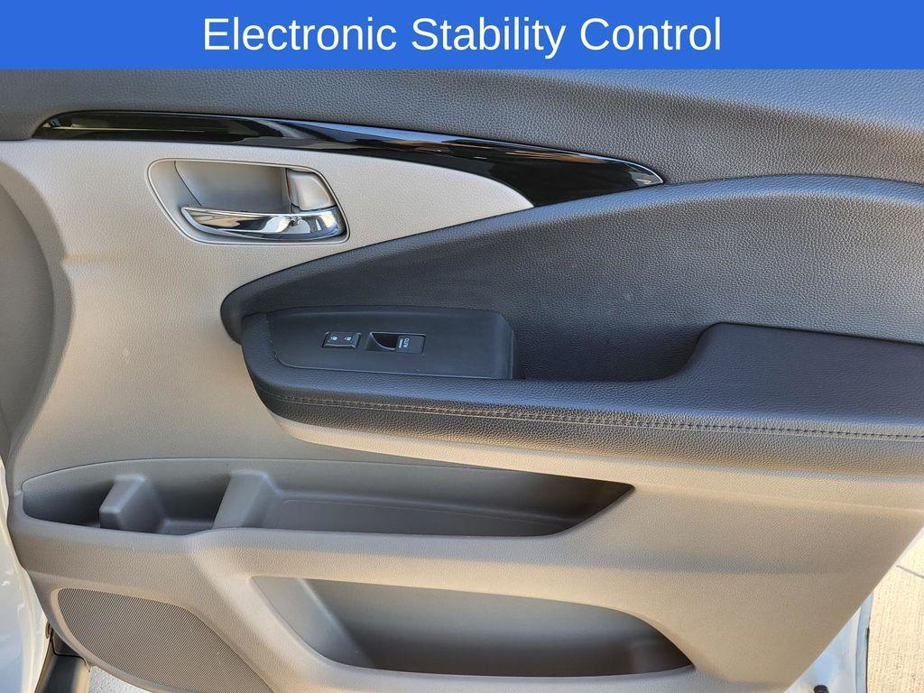 used 2022 Honda Pilot car, priced at $27,367