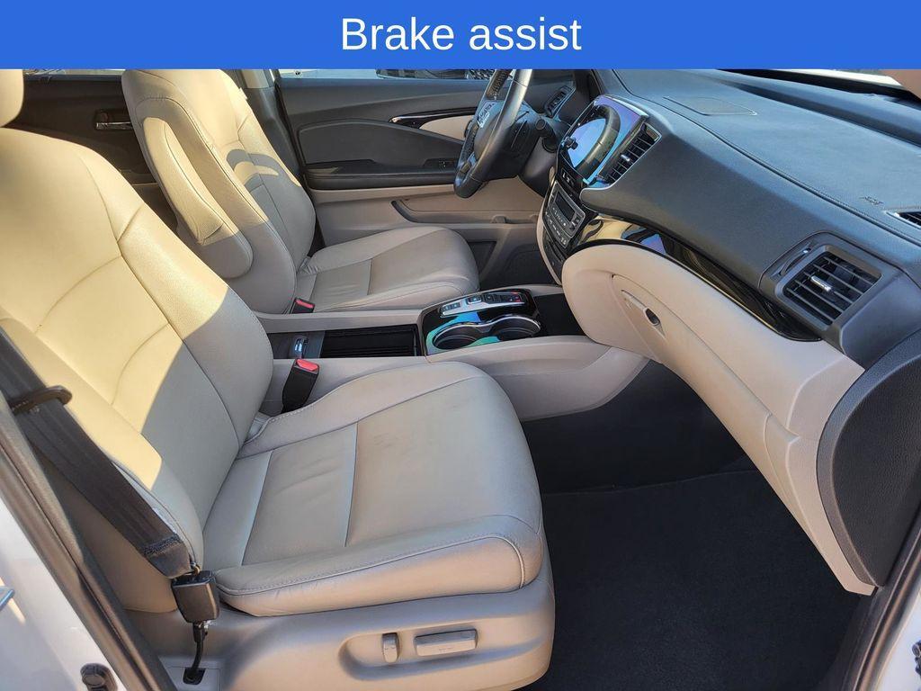 used 2022 Honda Pilot car, priced at $27,367