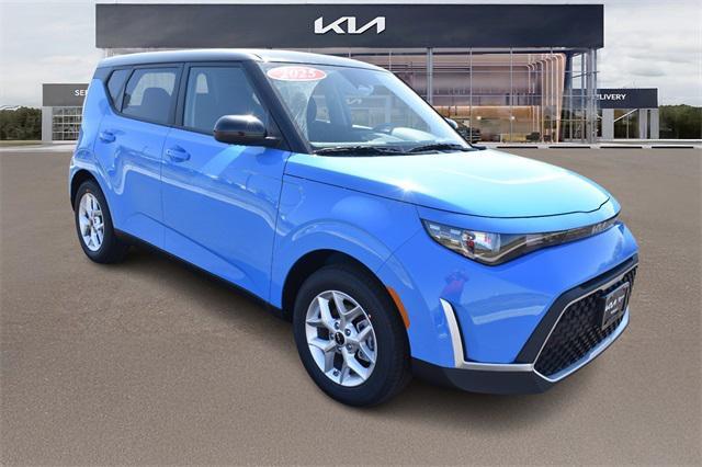 new 2025 Kia Soul car, priced at $24,605