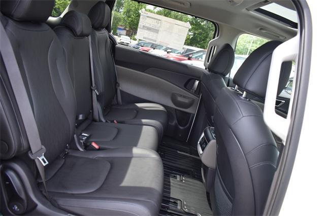 new 2025 Kia Carnival car, priced at $44,558