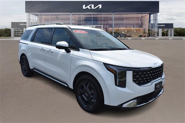 new 2025 Kia Carnival car, priced at $44,558