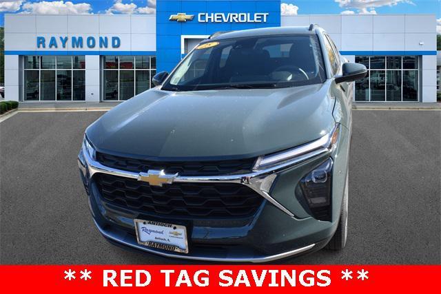 new 2025 Chevrolet Trax car, priced at $23,011