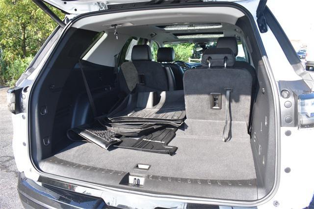 used 2021 Chevrolet Traverse car, priced at $27,598