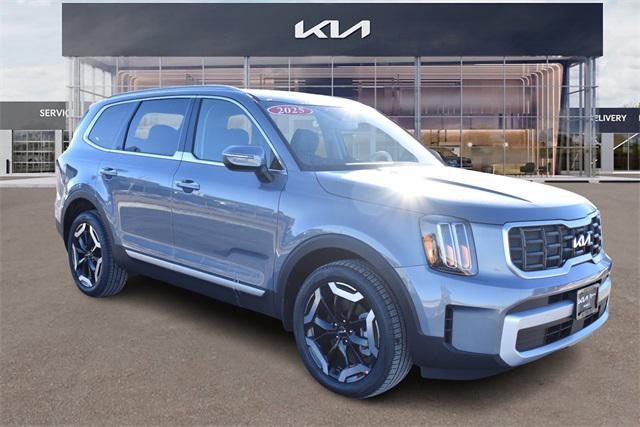 new 2025 Kia Telluride car, priced at $41,336