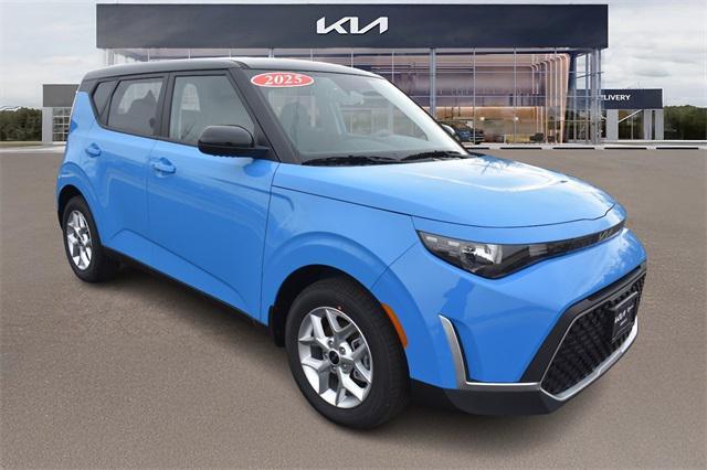 new 2025 Kia Soul car, priced at $23,529