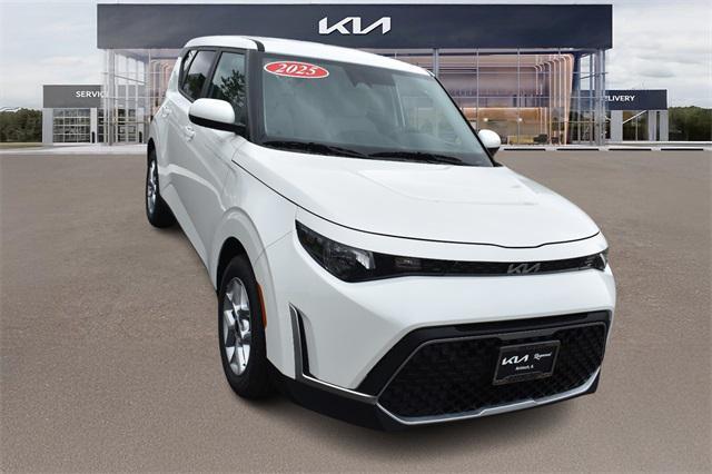 new 2025 Kia Soul car, priced at $22,147