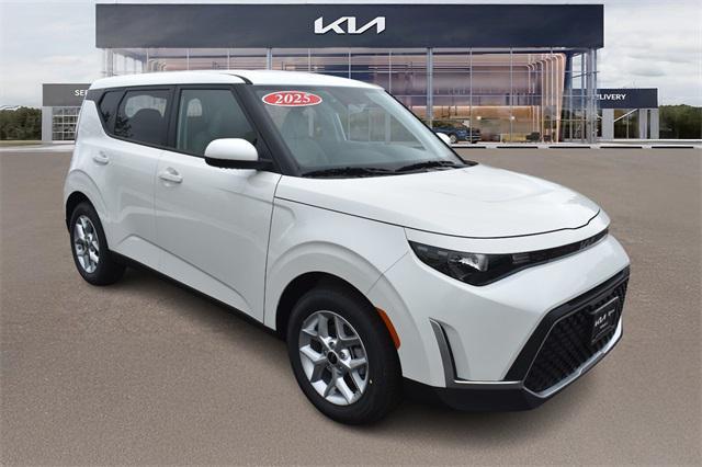 new 2025 Kia Soul car, priced at $22,147