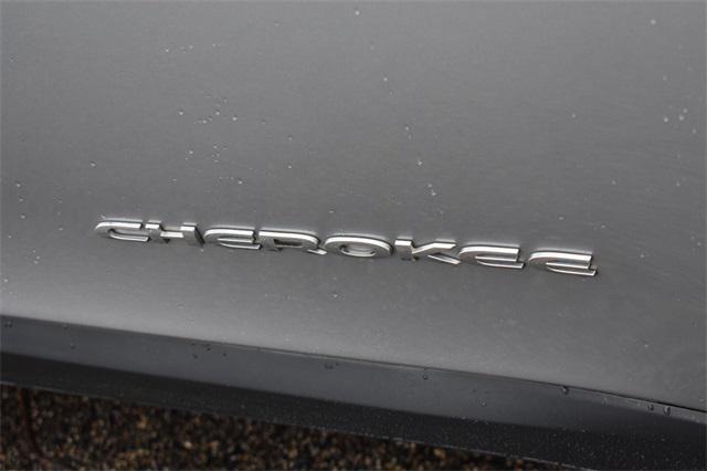 used 2015 Jeep Cherokee car, priced at $10,917