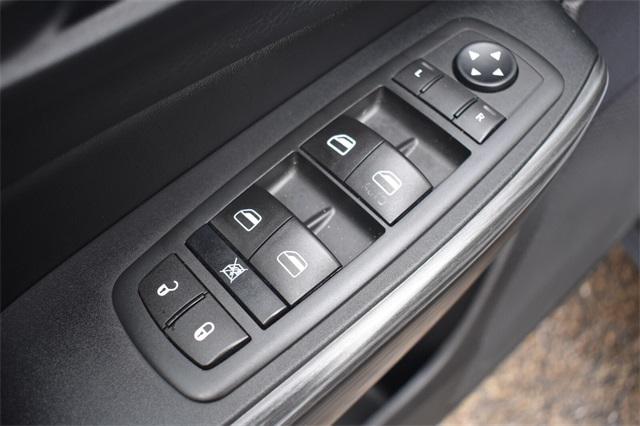 used 2015 Jeep Cherokee car, priced at $10,917