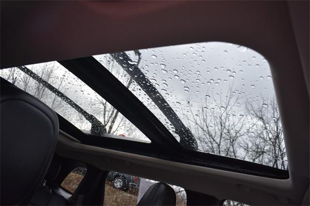 used 2015 Jeep Cherokee car, priced at $10,917