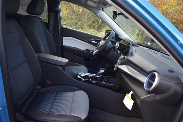 new 2025 Chevrolet Trax car, priced at $25,603