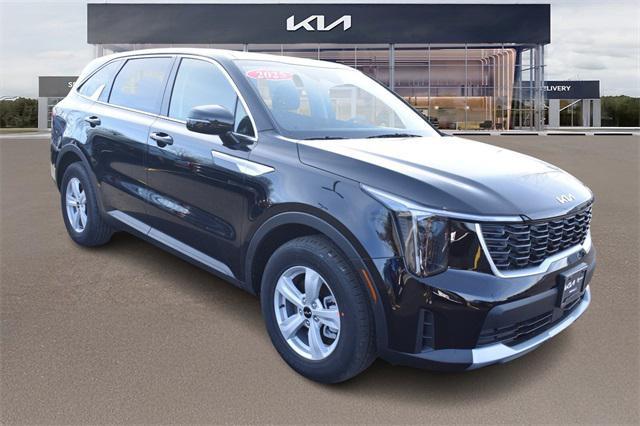 new 2025 Kia Sorento car, priced at $29,998
