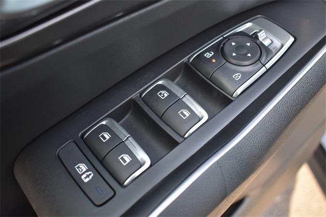 new 2025 Kia Sorento car, priced at $29,998