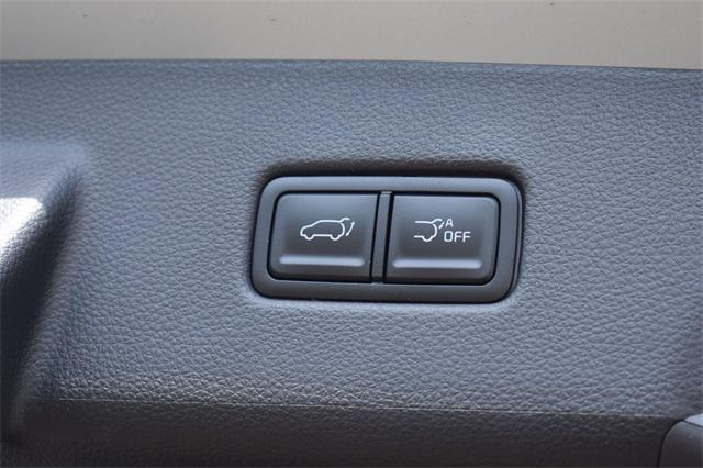 new 2025 Kia Carnival Hybrid car, priced at $50,572