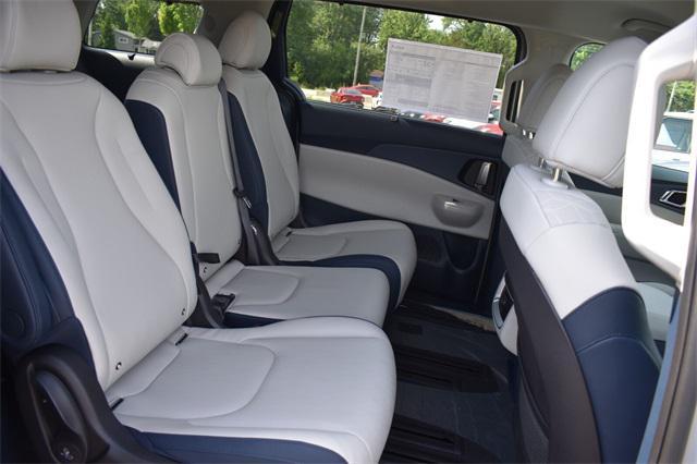 new 2026 Kia Carnival Hybrid car, priced at $45,385