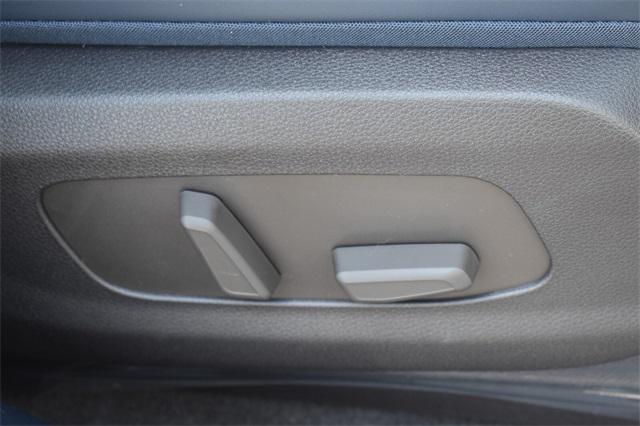 new 2026 Kia Carnival Hybrid car, priced at $45,385