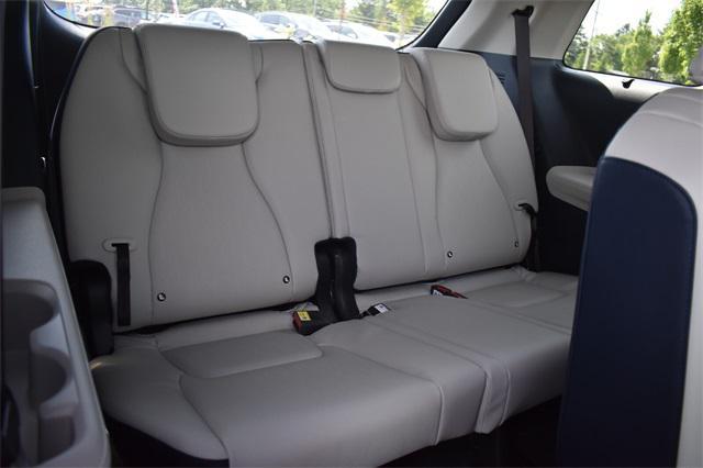 new 2026 Kia Carnival Hybrid car, priced at $45,385