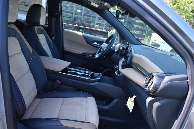 new 2025 Chevrolet Equinox car, priced at $34,740