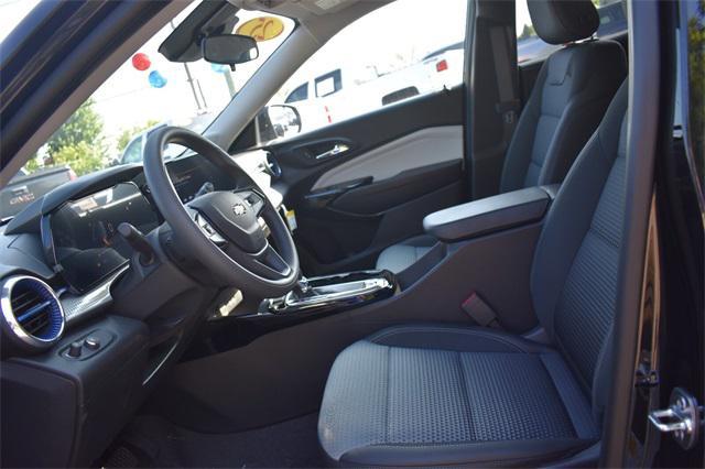 new 2025 Chevrolet Trax car, priced at $23,615